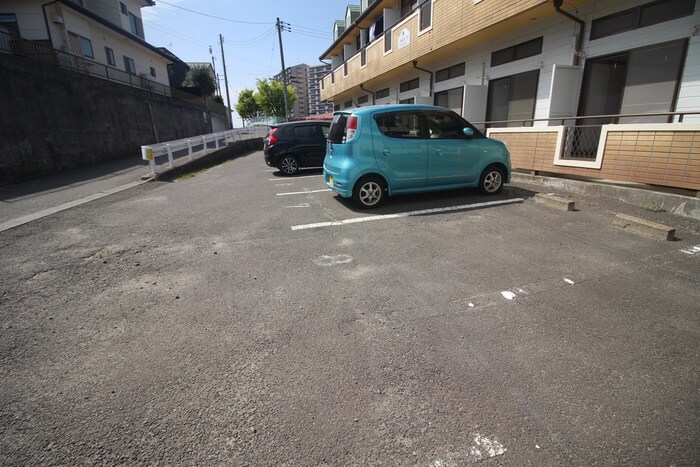 駐車場 ティエラ末の松山