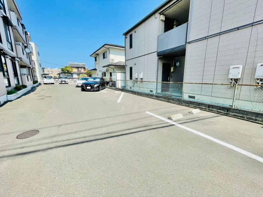 駐車場 トリヴァンベ－ル中倉