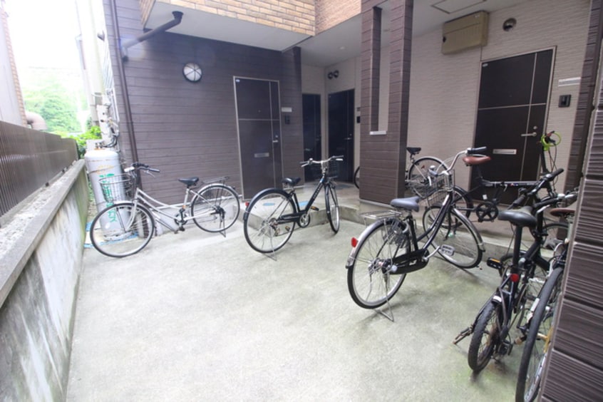 駐輪場 Lespace　Chouette