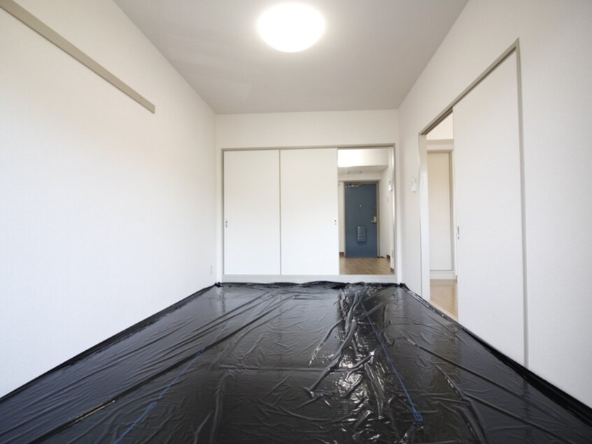 室内からの展望 ロイヤルヒルズオガタ