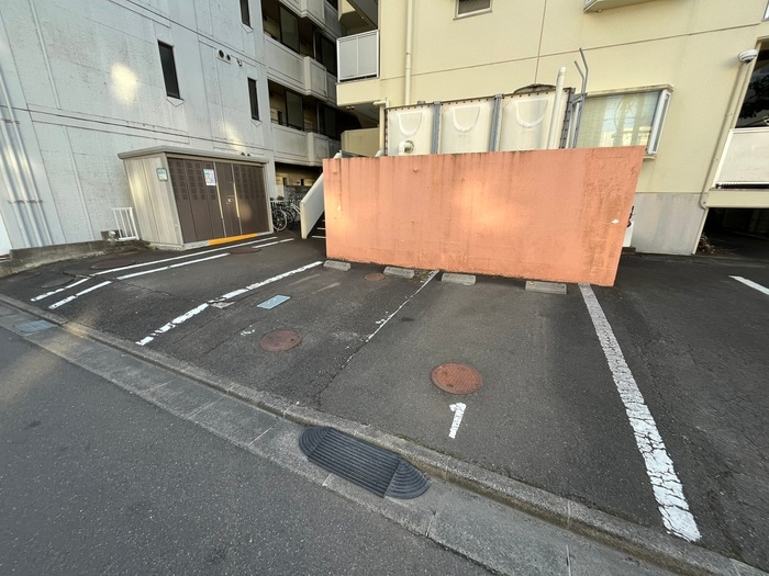 駐車場 ファミ－ル萩野町