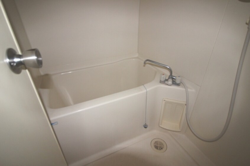 バス／シャワールーム等 ファミ－ル萩野町