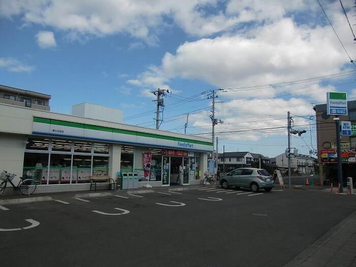 ファミリーマート泉七北田店(コンビニ)まで400m セント－ル泉