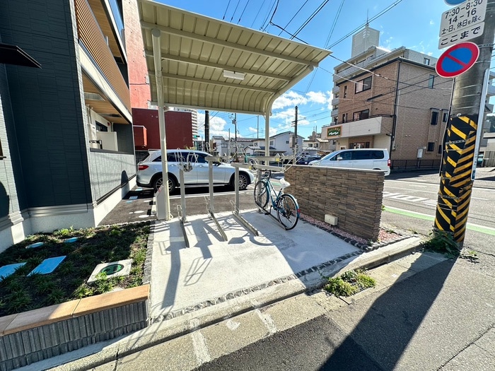 駐輪場 D-ROOM南材木町