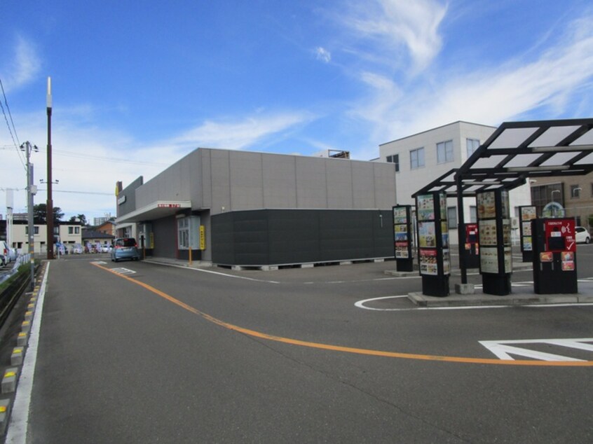 マクドナルド多賀城店(ファストフード)まで1100m グランメール大場Ｂ