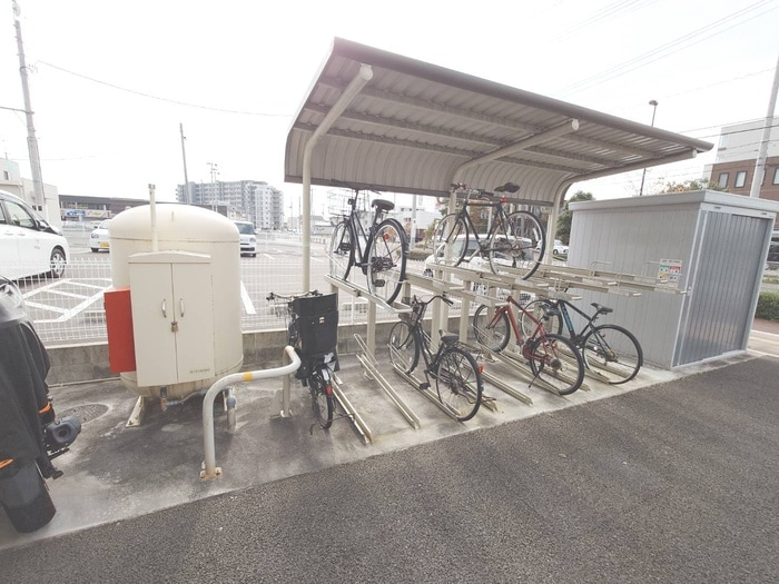駐輪場 グランリアーレ荒井駅前