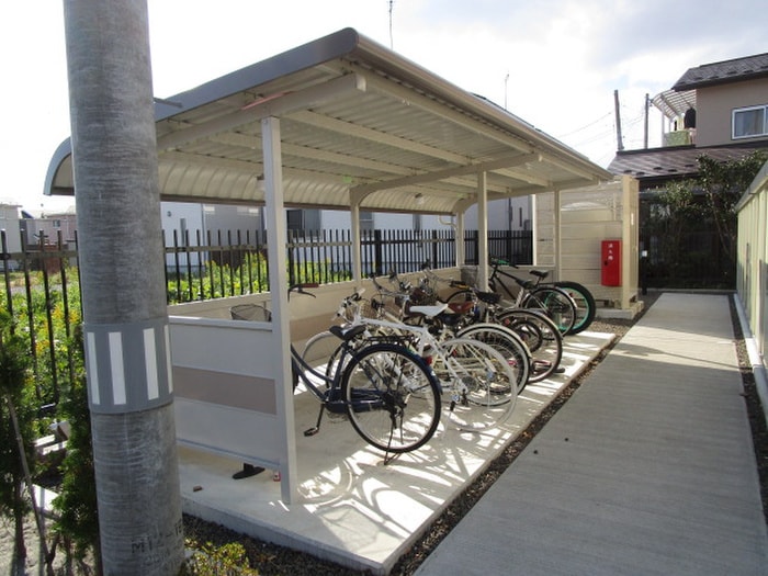 駐輪場 ダンデライオン四番館
