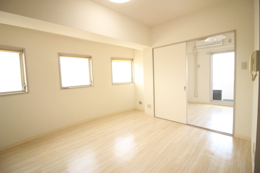 居室 ロイヤルヒルズ柳生２