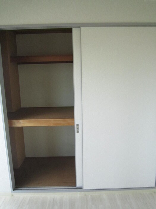 収納 ロイヤルヒルズ柳生２