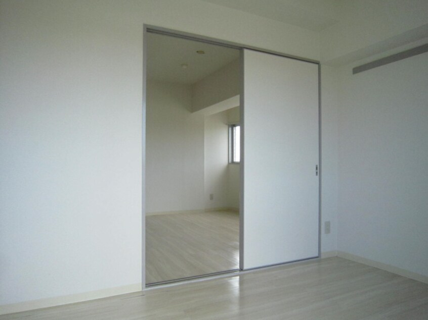 居室 ロイヤルヒルズ柳生２