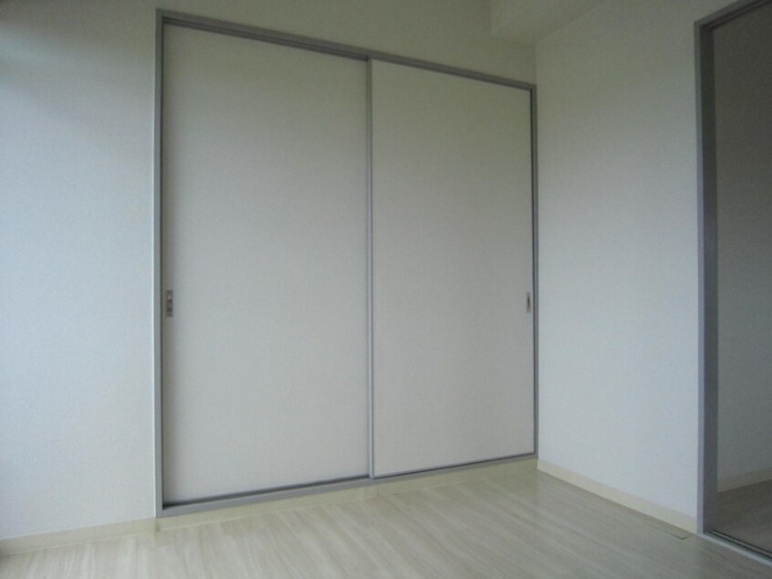 居室 ロイヤルヒルズ柳生２