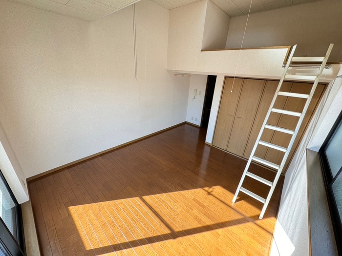 居室 ノ－ブルカ－サ稲船