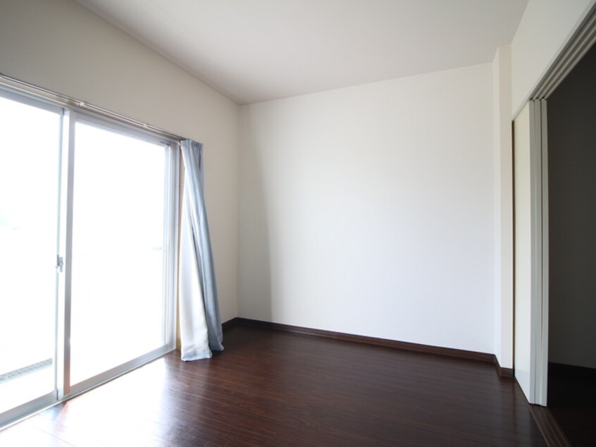 居室 ロイヤルアネックス連坊