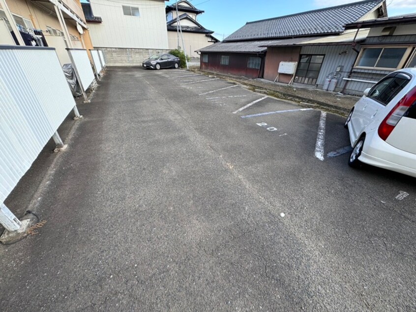駐車場 メゾンコンノ３