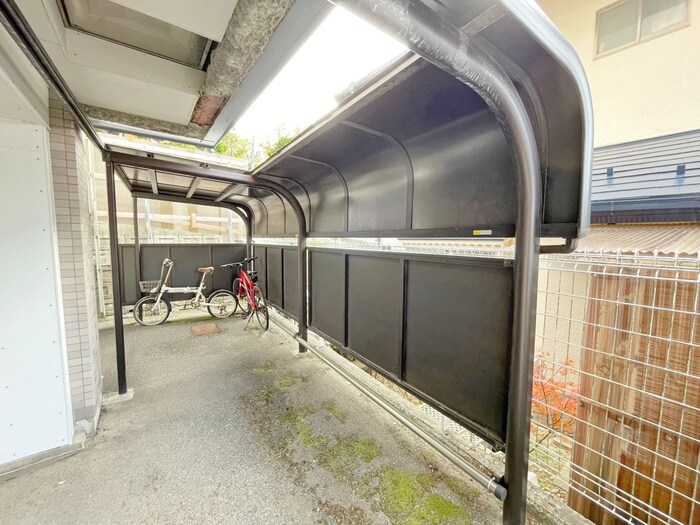 駐輪場 グランデル１
