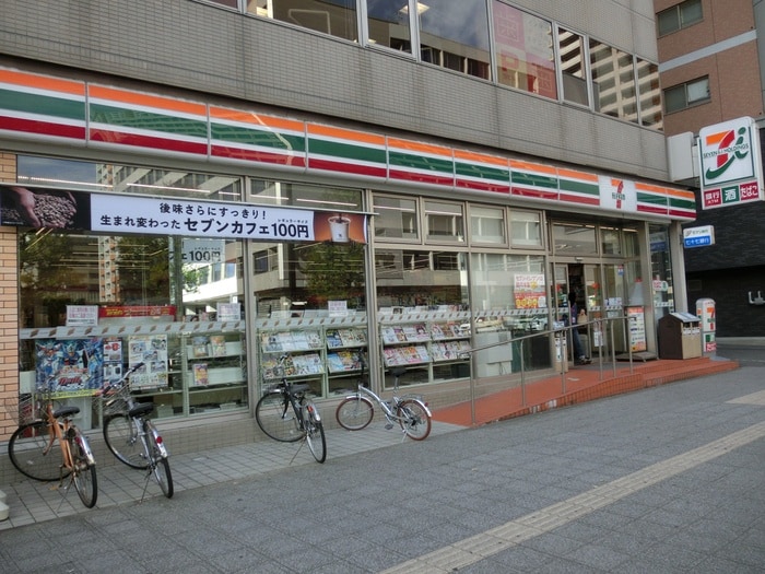 ファミリーマート五橋二丁目店(コンビニ)まで155m グランカーサ仙台五橋