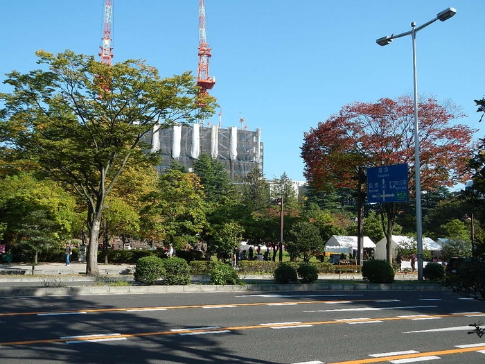 勾当台公園(公園)まで600m ベルフィオ－レ二日町