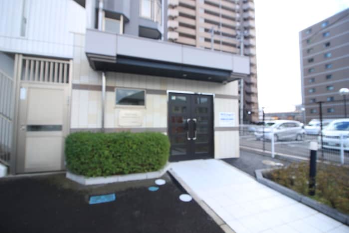 エントランス部分 サンヴァ－リオ新田駅前Ⅶ