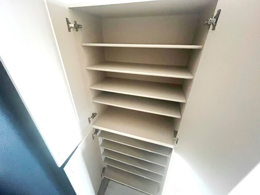 靴箱 ｳﾞｨｱｰﾚ木ノ下二丁目ﾏﾝｼｮﾝ