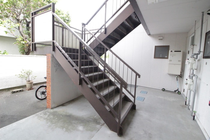 エントランス部分 ﾊﾟｰｸﾊｲﾂ清水沼