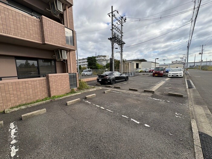 駐車場 ブリックス六丁の目