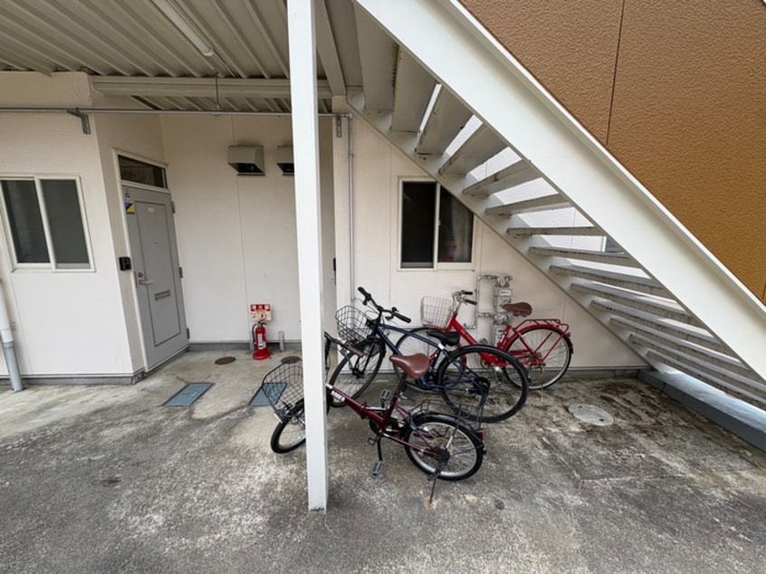 駐輪場 パークインサバト