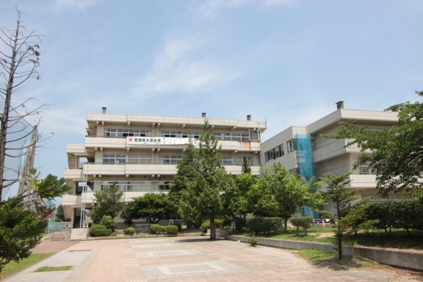仙台市立郡山中学校(中学校/中等教育学校)まで1000m シャーメゾン・ベルデ