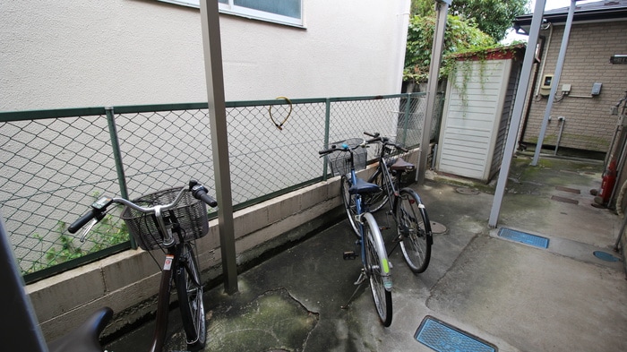 駐輪場 アンジュ花京院