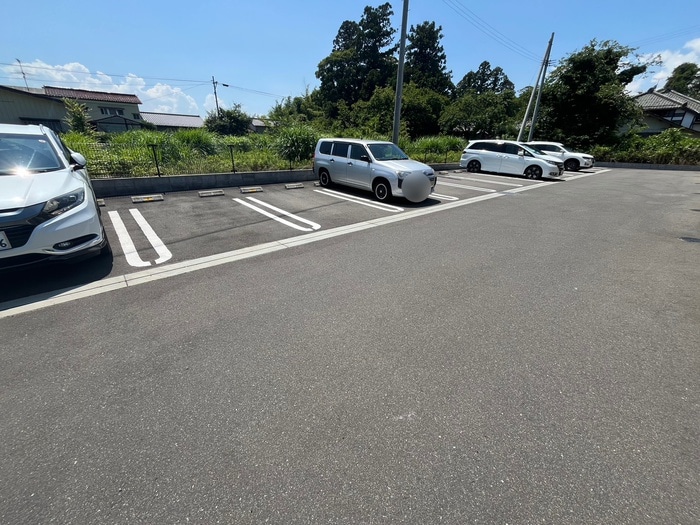 駐車場 HIRCH　HOUSE　C