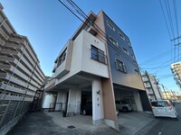 ドマーニ石名坂