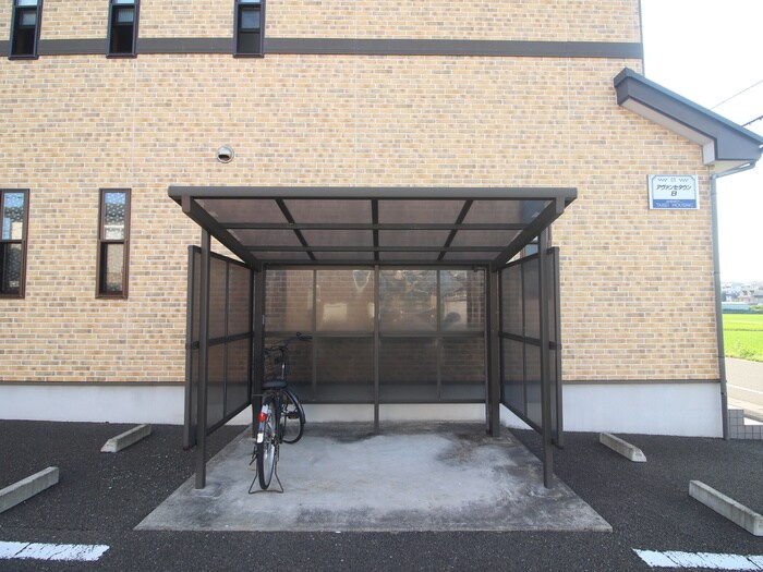 駐輪場 アヴァンセタウンＢ