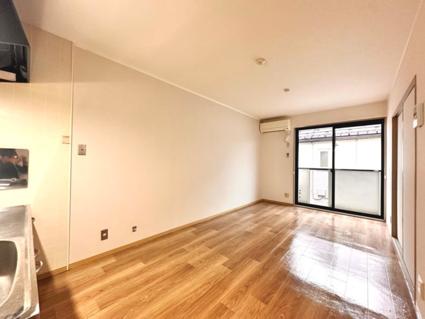 居室 ロイヤルガーデン愛子A