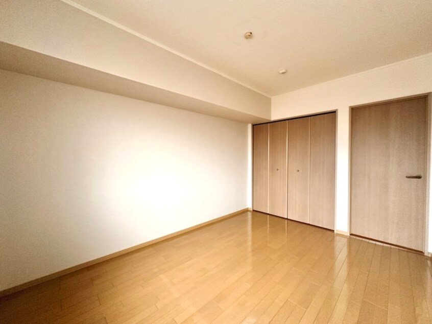 居室 ロイヤルガーデン愛子A