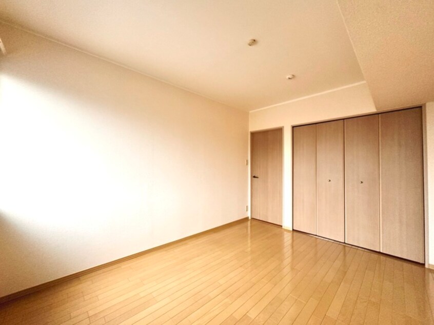 居室 ロイヤルガーデン愛子A