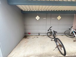 バイク置き場