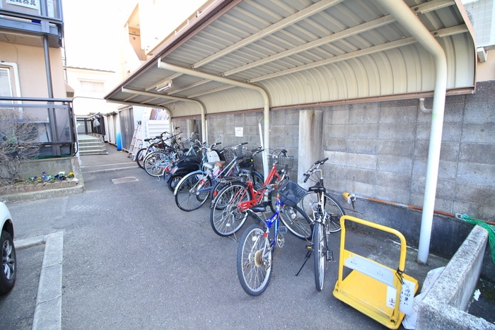 駐輪場 ヴィラ伊藤