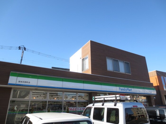 ファミリーマート仙台河原町店(コンビニ)まで711m WISH河原町