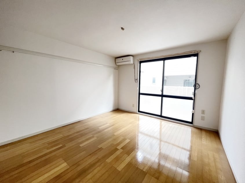 居室 ロイヤルコ－ト