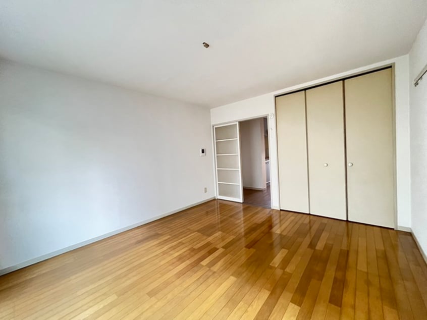 居室 ロイヤルコ－ト