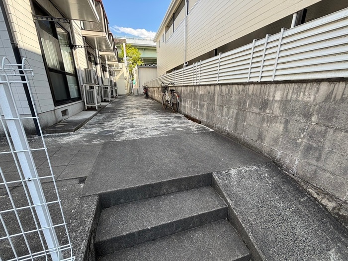 駐輪場 ロイヤルコ－ト