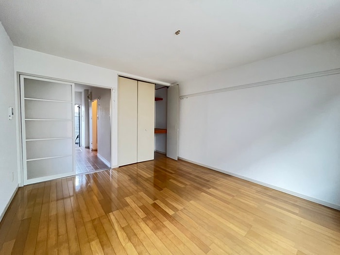 居室 ロイヤルコ－ト