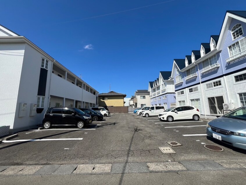 駐車場 ﾎﾜｲﾄｷｬｯｽﾙ六丁の目ﾋﾞﾚｼﾞB棟