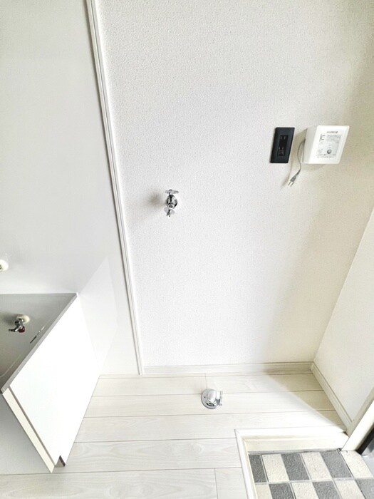 洗濯機置場 ﾎﾜｲﾄｷｬｯｽﾙ六丁の目ﾋﾞﾚｼﾞB棟