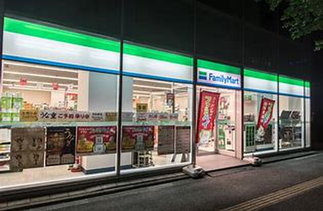 ファミリーマート　新寺4丁目店(コンビニ)まで850m グリ－ン・フィ－ルド・ハウス