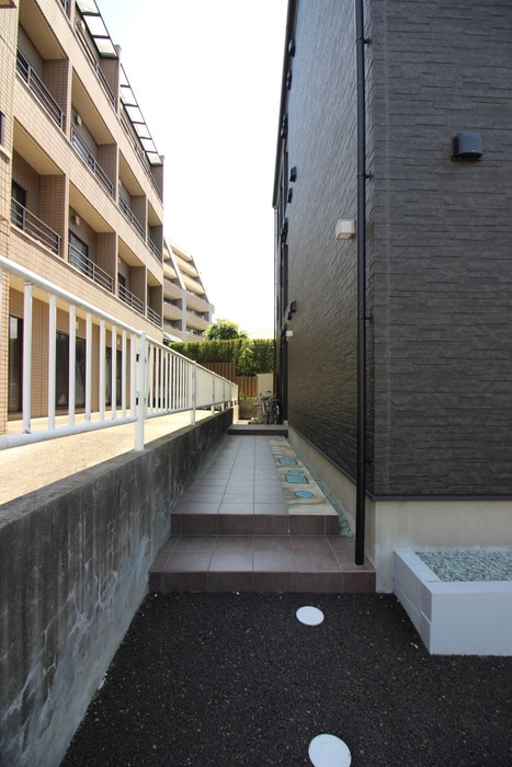 エントランス部分 ア－リ－スロ－プ