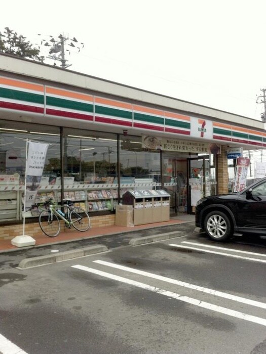 セブンイレブン加茂皇神社前店(コンビニ)まで840m ヴァルーンレイム21