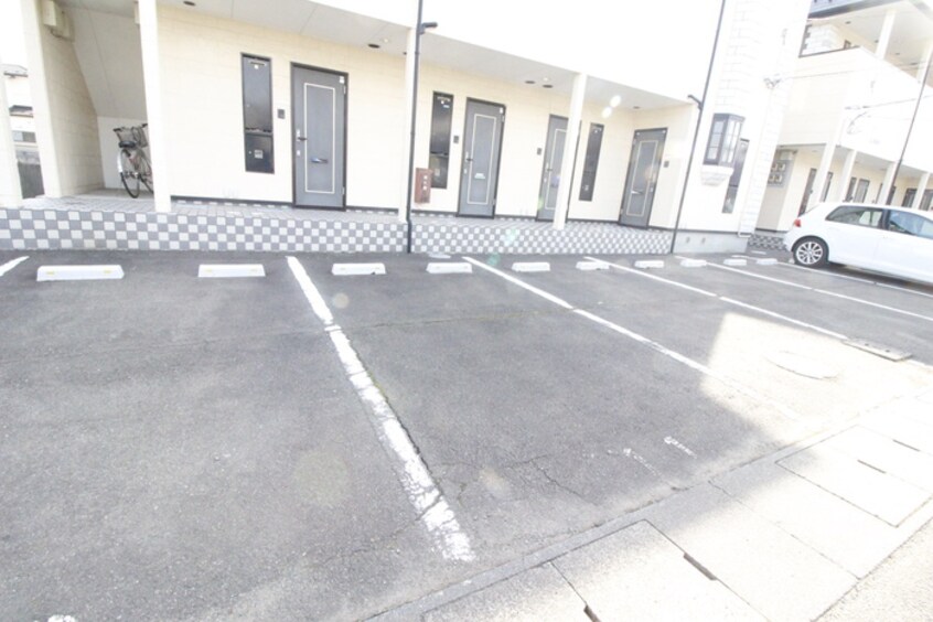 駐車場 カサフロール弐番館