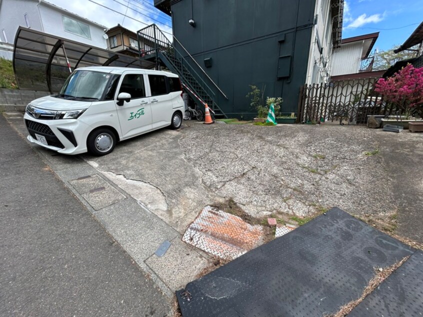 駐車場 八木山ハイツ