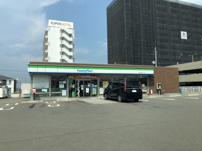 ファミリーマート美田園２丁目店(コンビニ)まで269m アルモニ－パル