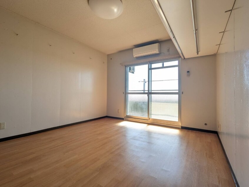 居室 サンライト・１２